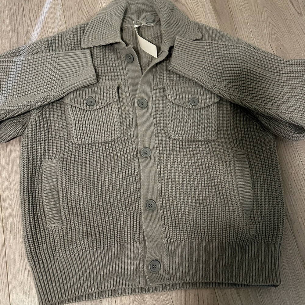 GU Chunky Knit Cardigan Sweater